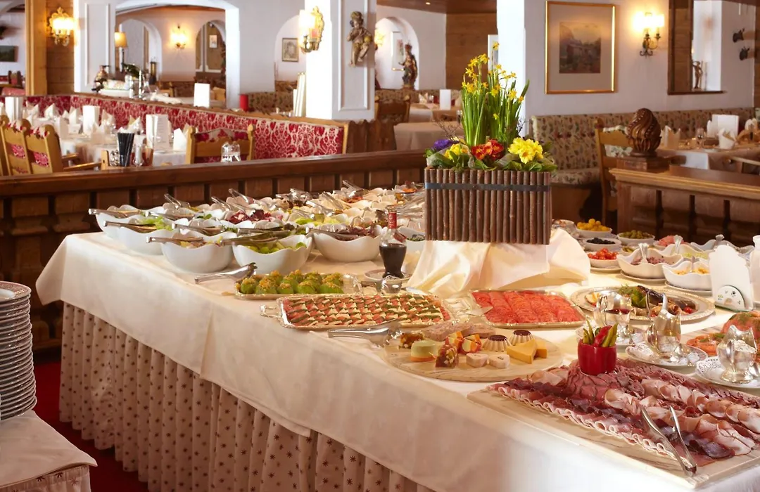 Sporthotel Loruenser-1